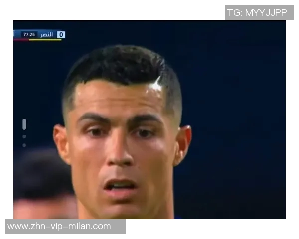 C罗任意球惊险攻门被门将神勇扑出差一点就破门